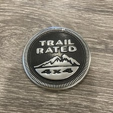 JEEP TRAIL EMBLEMA 4X4 LIBERDADE FABRICANTE DE EQUIPAMENTO ORIGINAL METAL 68276251AA Mopar comprar usado  Enviando para Brazil
