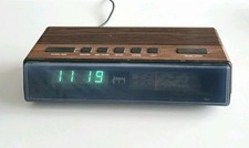 Radio réveil vintage d'occasion  Poisy