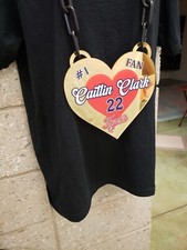 Colar de corrente Caitlin Clark acrílico espelhado ENORME rotatividade #1 ventilador comprar usado  Enviando para Brazil