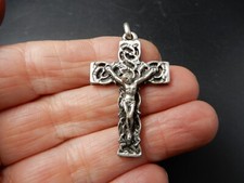Croix religieuse métal d'occasion  Saint-Révérien