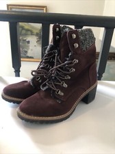 Women boots purple for sale  HASTINGS
