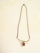 Colar de flores vintage 825 Canadá com folhas e strass vermelho facetado KJ comprar usado  Enviando para Brazil