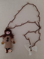 Collana lana marrone usato  Italia