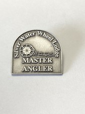 Pinback vintage prata roda d'água lodge estanho mestre pesca pescador Canadá comprar usado  Enviando para Brazil