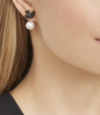 Orecchini swarovski cigno usato  Palermo