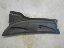 Grille capot gauche d'occasion Grille capot gauche d'occasion  Arrou