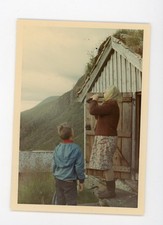 Foto de música instantânea vintage menino assistindo mulher buzina instrumento musical, usado comprar usado  Enviando para Brazil