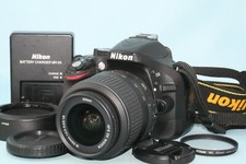 [Prawie idealny] Lustrzanka cyfrowa Nikon D5200 24,1MP z obiektywem 18-55 mm z Japonii na sprzedaż  Wysyłka do Poland
