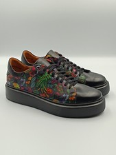 Czarne sneakersy w kwiecistym wydaniu na sprzedaż  PL