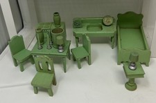 Mobília verde para casa de bonecas Strombecker década de 1930 18 peças madeira maciça pintada + acessório comprar usado Mobília verde para casa de bonecas Strombecker década de 1930 18 peças madeira maciça pintada + acessório comprar usado  Enviando para Brazil