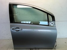 Porte droit toyota d'occasion  Cléguer