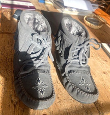 Manitobah mukluks womens for sale  Johns Island