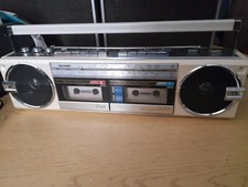 Radio cassette sharp d'occasion  Sainte-Bazeille