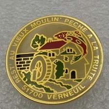 Pin restaurant vieux d'occasion  Expédié en Belgium