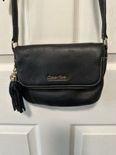Bolsa tiracolo/ombro de couro preta Calvin Klein exclusiva compartimento dobrável comprar usado  Enviando para Brazil