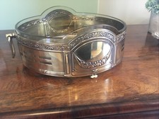 UMA LINDA PEÇA CENTRAL DE MESA ART DÉCO DOS ANOS 1930/TIGELA DE FRUTAS, LATÃO E VIDRO CORTADO. comprar usado  Enviando para Brazil