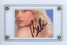 Cartão comercial Bebe Rexha autografado tamanho assinado corte ACOA comprar usado  Enviando para Brazil