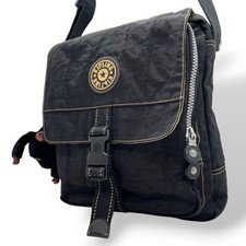 Usado, Bolsa de ombro Kipling preta de náilon aba logotipo placa usada comprar usado  Enviando para Brazil