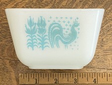 Prato/tampa de geladeira vintage Pyrex com estampa de manteiga com design Amish Rooster, 1,5 xícara comprar usado  Enviando para Brazil