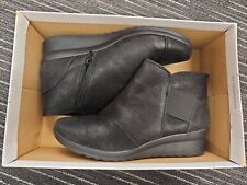 Clarks women cloudsteppers for sale  San Leandro