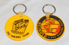 Usado, Lote de 2 chaveiros vintage Heinold Hog Market equipe de corrida de porcos comprar usado  Enviando para Brazil