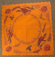 Usado, Guardanapo de papel vintage crepe década de 1940 Halloween - Bruxas assustadoras em vassouras - Muito laranja comprar usado  Enviando para Brazil