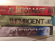 Divergent trilogia divergent usato  Roma