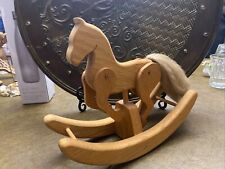 Cavalo de balanço infantil vintage de carvalho feito à mão 10” de comprimento x 9” de altura 3,7 comprar usado  Enviando para Brazil