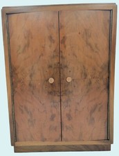 Minature wooden armoire d'occasion  Expédié en Belgium
