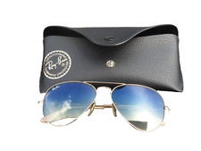 Occhiali sole unisex usato  Zerbolo