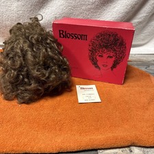 Peruca Blossom 100% modacrílica sem tampa cor 10 marrom encaracolado Kanekalon com caixa comprar usado Peruca Blossom 100% modacrílica sem tampa cor 10 marrom encaracolado Kanekalon com caixa comprar usado  Enviando para Brazil
