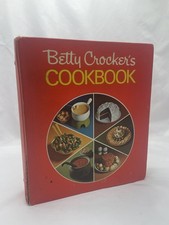 Usado, 1969 Betty Crocker's Iconic Red Cookbook 6th Printing Pie Ring Binder comprar usado  Enviando para Brazil