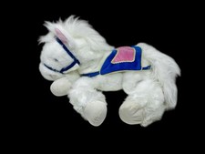 Selim de pelúcia azul rosa princesa cavalo branco Commonwealth bicho de pelúcia 18"" comprar usado  Enviando para Brazil