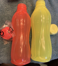 NOVAS 2 GARRAFAS ECOLÓGICAS TUPPERWARE laranja/vermelho e amarelo 16 oz SELO HERMÉTICO FLIP TOP comprar usado NOVAS 2 GARRAFAS ECOLÓGICAS TUPPERWARE laranja/vermelho e amarelo 16 oz SELO HERMÉTICO FLIP TOP comprar usado  Enviando para Brazil