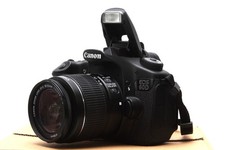 Canon EOS 60D 18 MP FULL HD DSLR z obiektywem Canon EF-S 18-55mm IS II + dob na sprzedaż  Wysyłka do Poland