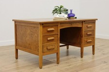 Traditional antique oak for sale  Kaukauna