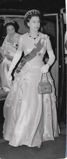 queen elizabeth portrait for sale queen elizabeth portrait for sale SOUTHAMPTON