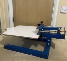 One station screen for sale  LONDON
