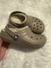 Usado, Tamanco Crocs clássico forrado infantil C13 bronzeado comprar usado Usado, Tamanco Crocs clássico forrado infantil C13 bronzeado comprar usado  Enviando para Brazil