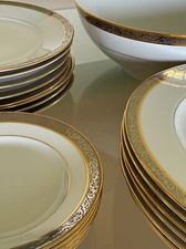 Service assiettes porcelaine d'occasion  Paris XIV