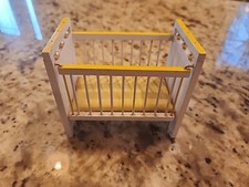 MOBÍLIA PARA CASA DE BONECAS DÉCADA DE 1980 MINIATURA BERÇO AMARELO COM LADO MÓVEL (A1), usado comprar usado  Enviando para Brazil