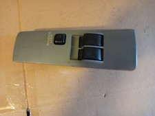 Pulsantiera alzavetro anterior usato  Vimodrone