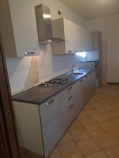 Cucina completa tavolo usato  Nanto