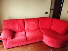 Vendesi divano tre usato  Novara
