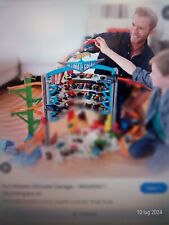 Mega garage hotwheels. usato  Luzzi