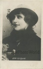 Linda Vera Holodnaya estrela de cinema mudo russa com brinquedo de ursinho de pelúcia antigo RPPC comprar usado  Enviando para Brazil