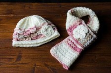 Cappellino sciarpa baby usato  Mazzarino
