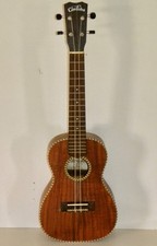 Ukulele de concerto CORDOBA 25C (24") ~ Bom estado ~ Cordas faltando; PRECISA DE TLC, usado comprar usado  Enviando para Brazil