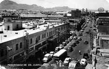 CARTÃO POSTAL FOTO REAL RPPC MÉXICO: VISTA AÉREA DA CENA DE RUA DO BANCO JUAREZ CHIH comprar usado  Enviando para Brazil