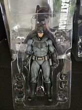 Bandai Tamashii Nations S.H.Figuarts Justice League BATMAN AUTÊNTICA CAIXA DANIFICADA comprar usado  Enviando para Brazil